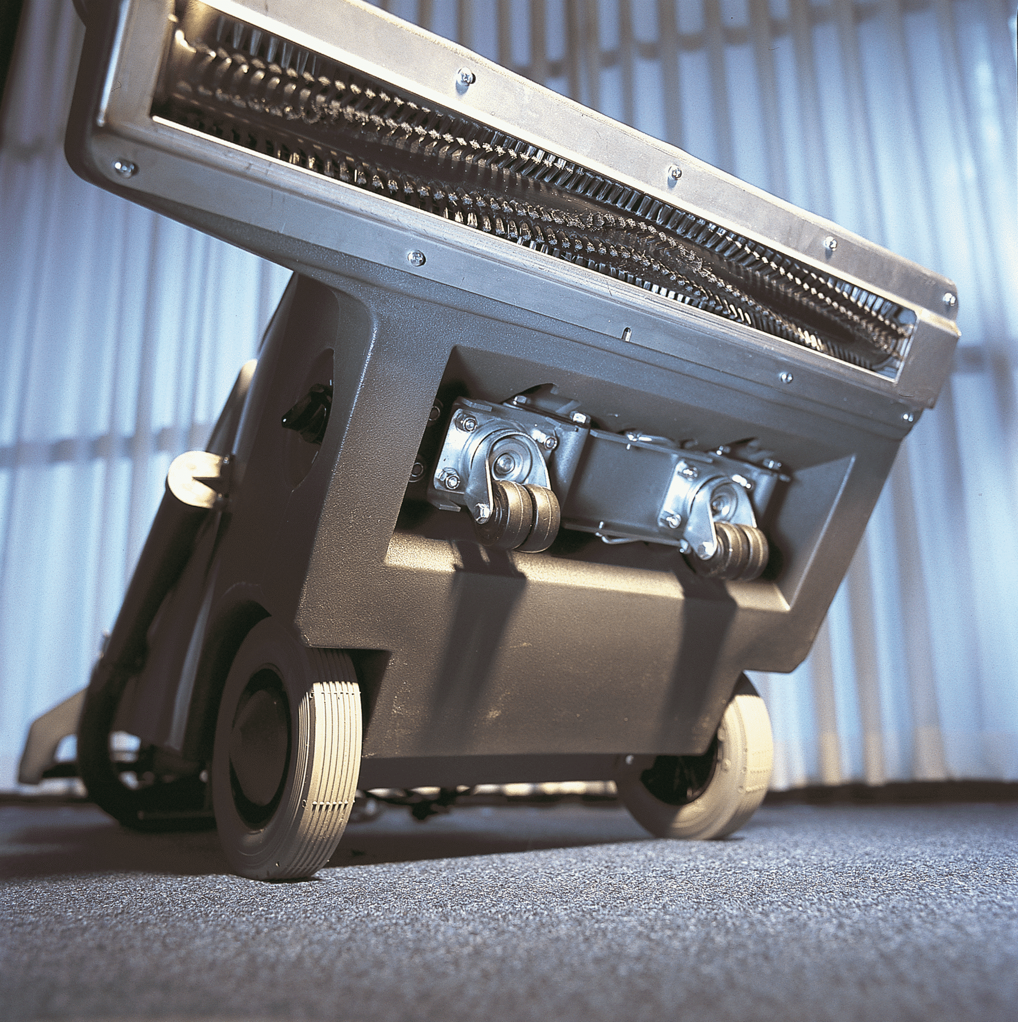 Nilfisk GU700A Large Area Vacuum - Image 4