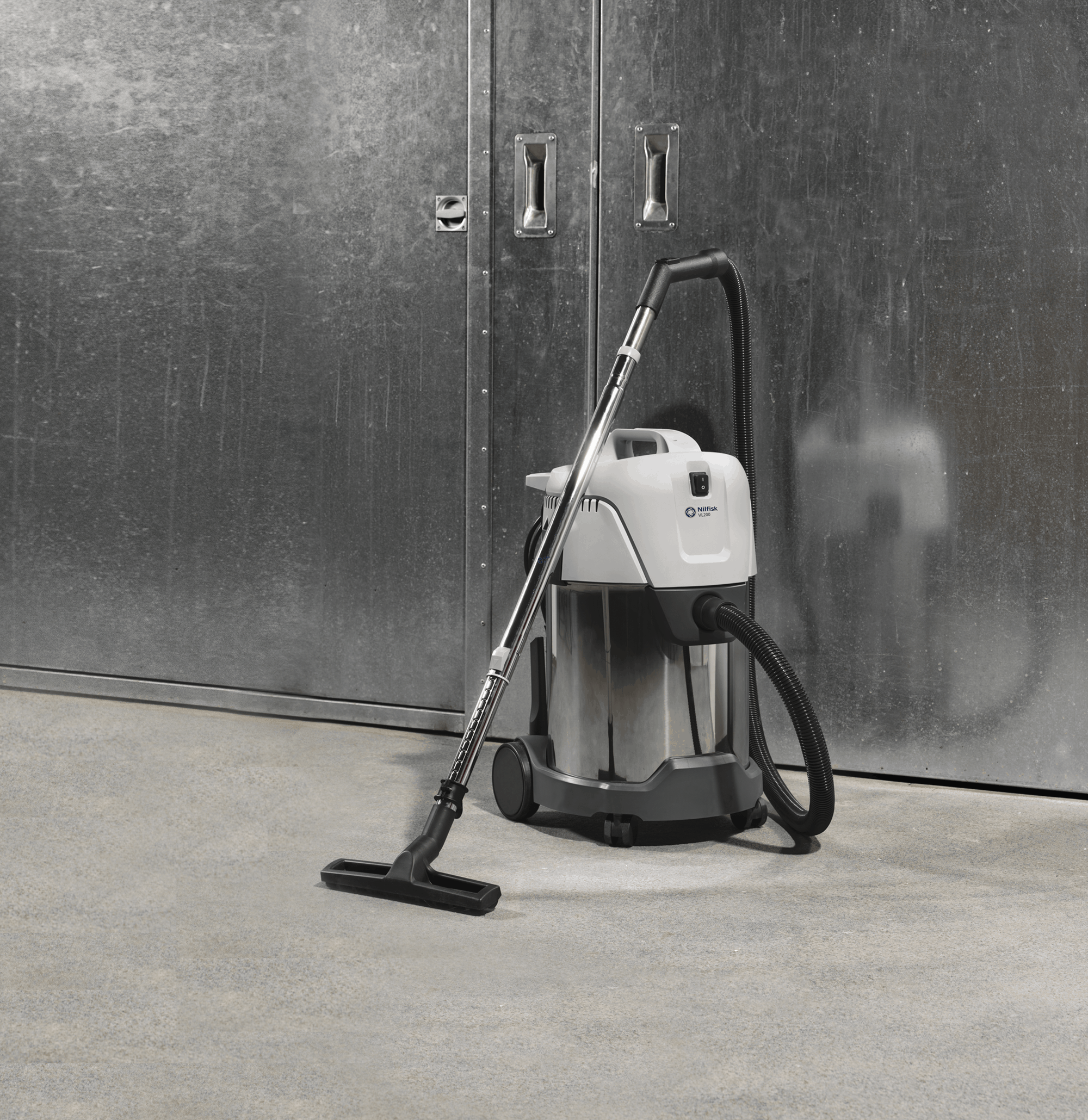 Nilfisk VL200 Compact Wet and Dry Vacuum - Image 8