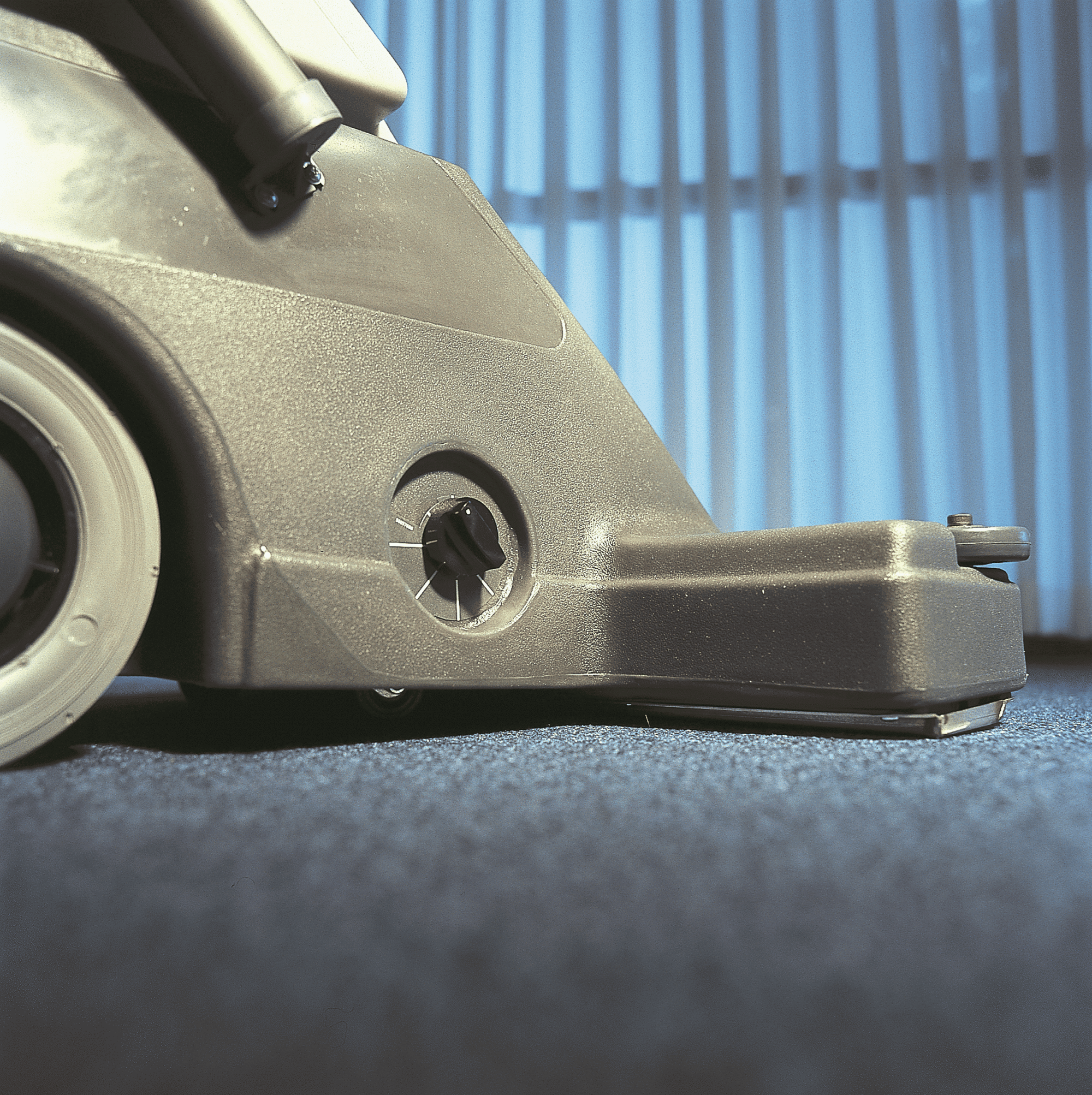 Nilfisk GU700A Large Area Vacuum - Image 3