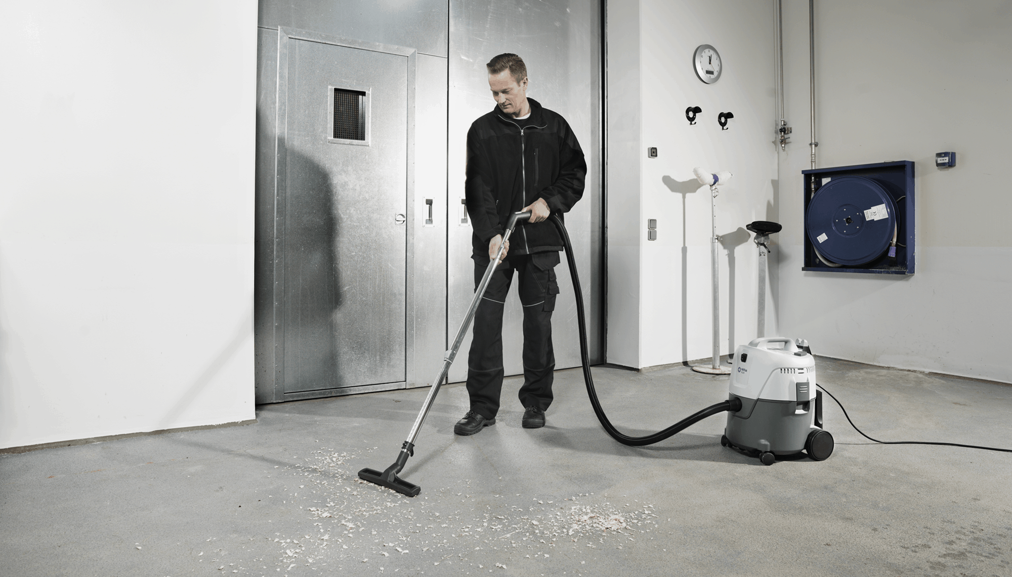 Nilfisk VL200 Compact Wet and Dry Vacuum - Image 6